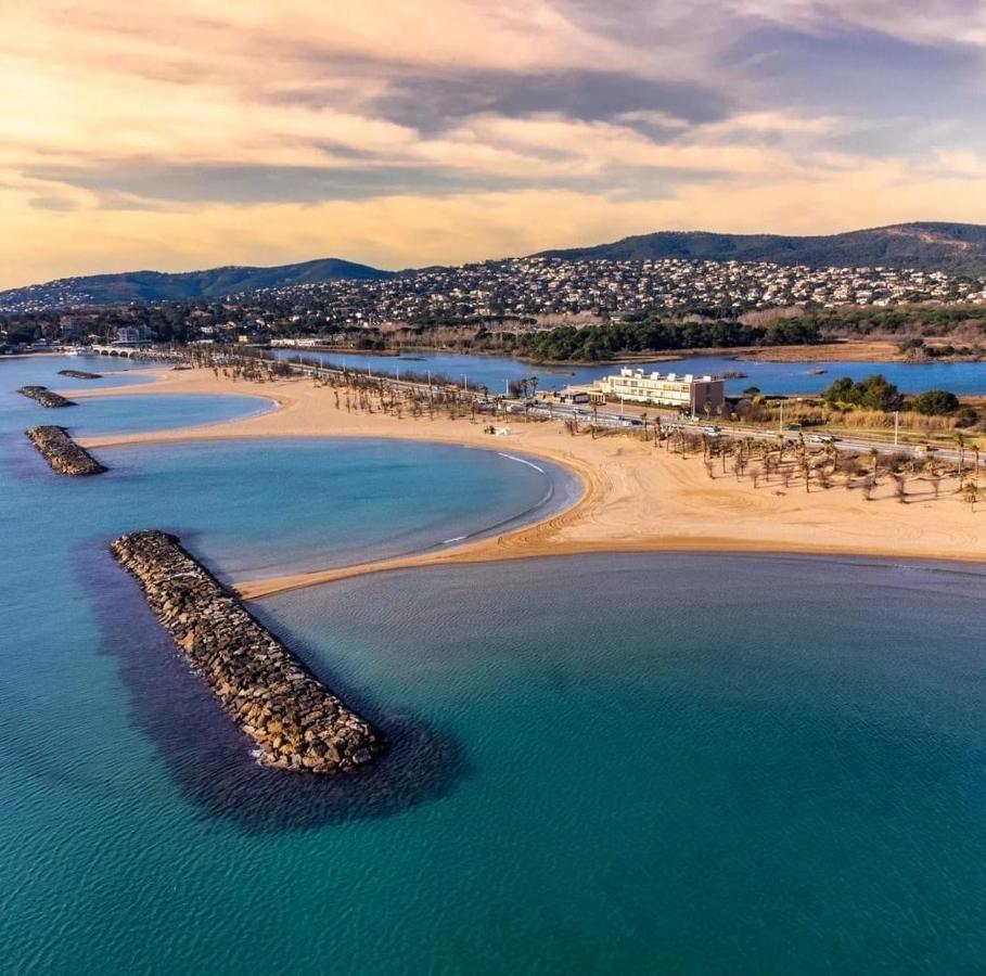 Le Venise 3 Etoiles Frejus Apartment Saint Aygulf Bagian luar foto