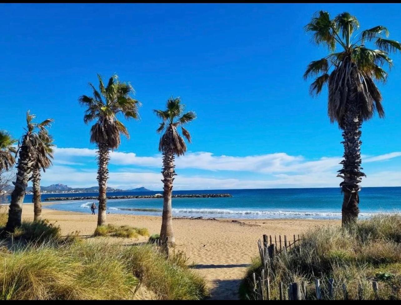 Le Venise 3 Etoiles Frejus Apartment Saint Aygulf Bagian luar foto